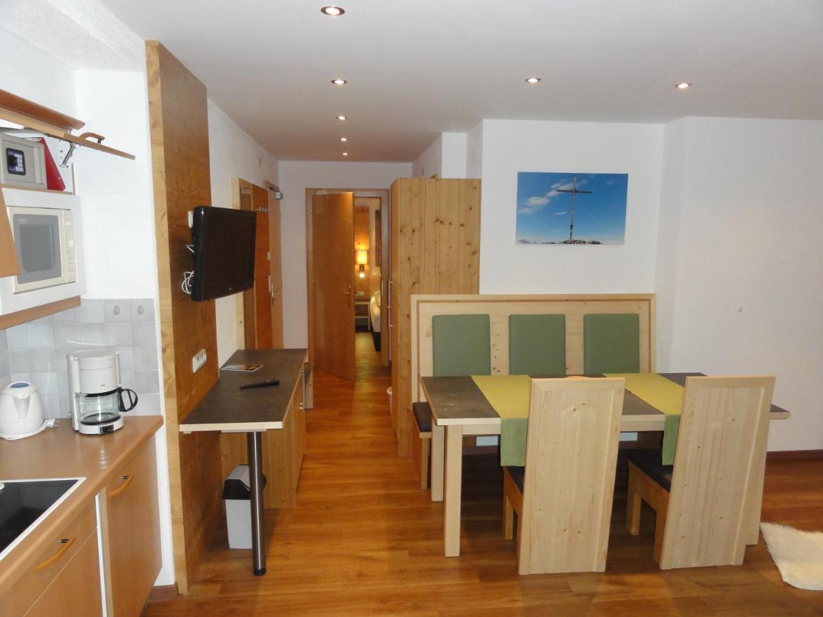 Ferienwohnung Haus Rätia Serfaus Zimmer foto