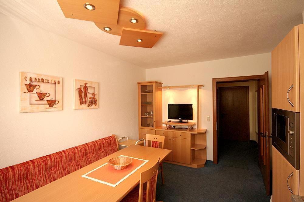 Ferienwohnung Haus Rätia Serfaus Zimmer foto